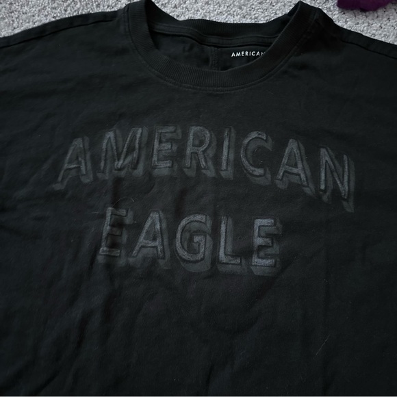 Women’s American Eagle graphic cropped black tee - Picture 3 of 4